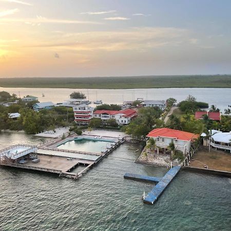 Coral View Beach Resort Utila Bagian luar foto