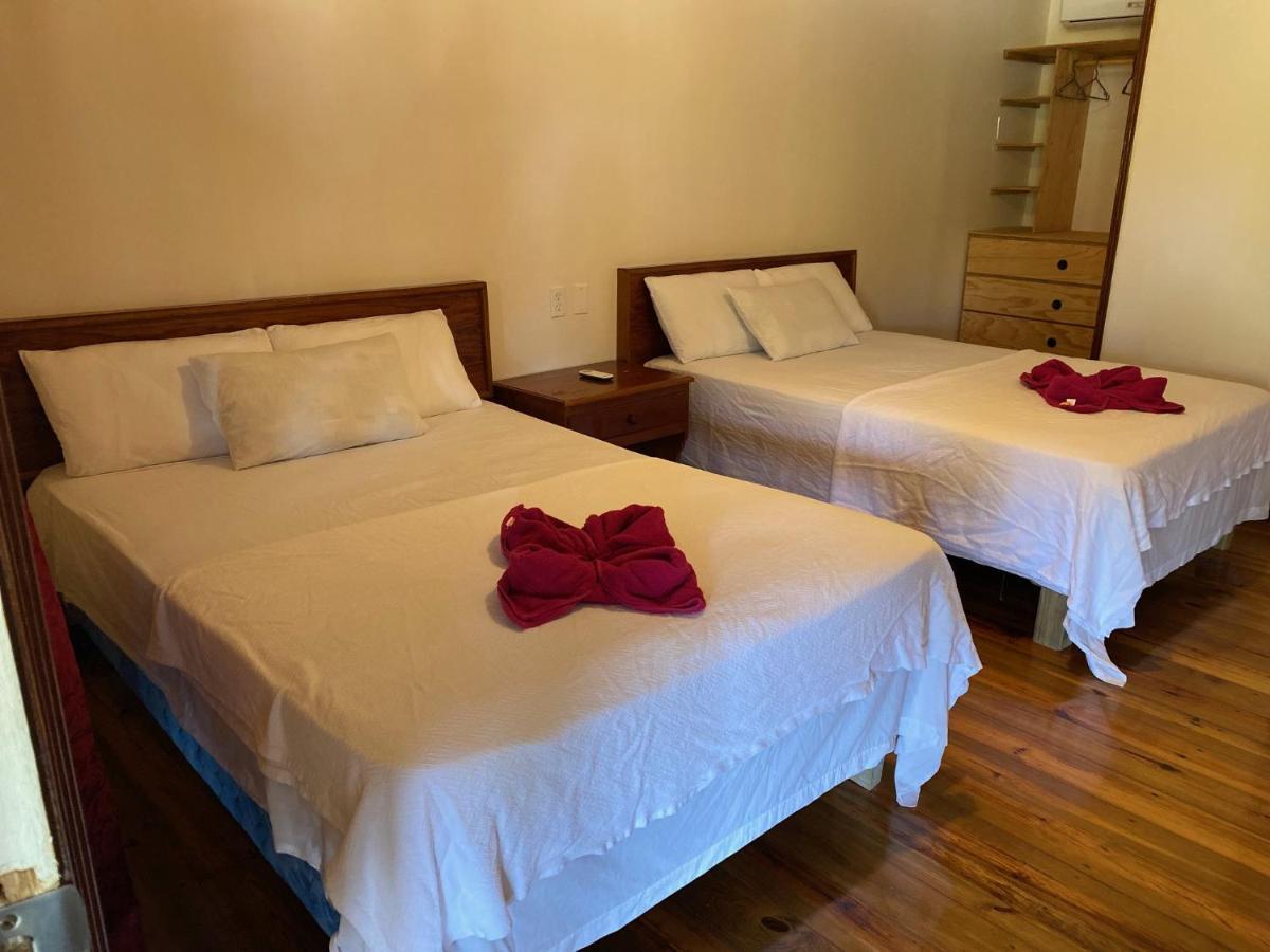 Coral View Beach Resort Utila Bagian luar foto