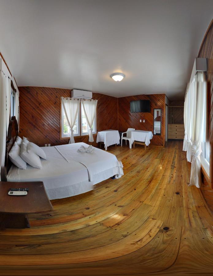 Coral View Beach Resort Utila Bagian luar foto