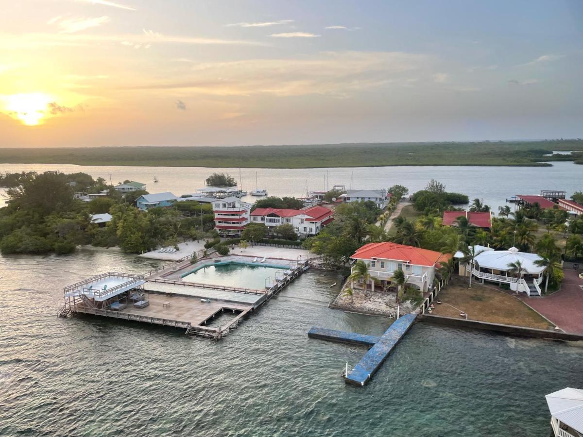 Coral View Beach Resort Utila Bagian luar foto