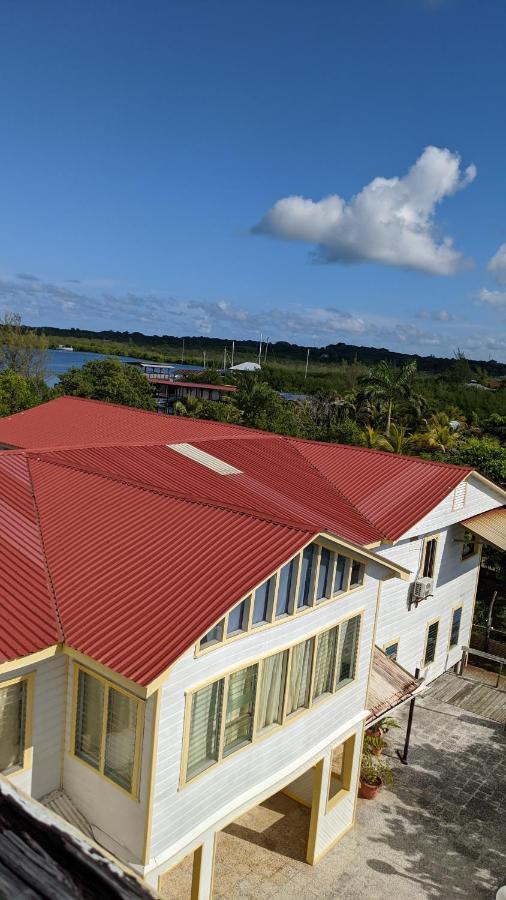 Coral View Beach Resort Utila Bagian luar foto