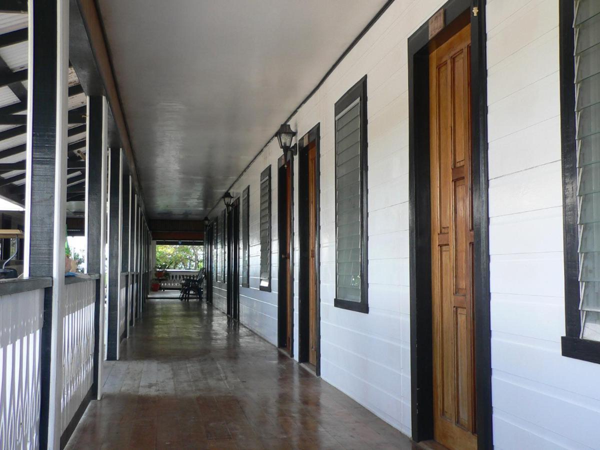 Coral View Beach Resort Utila Bagian luar foto